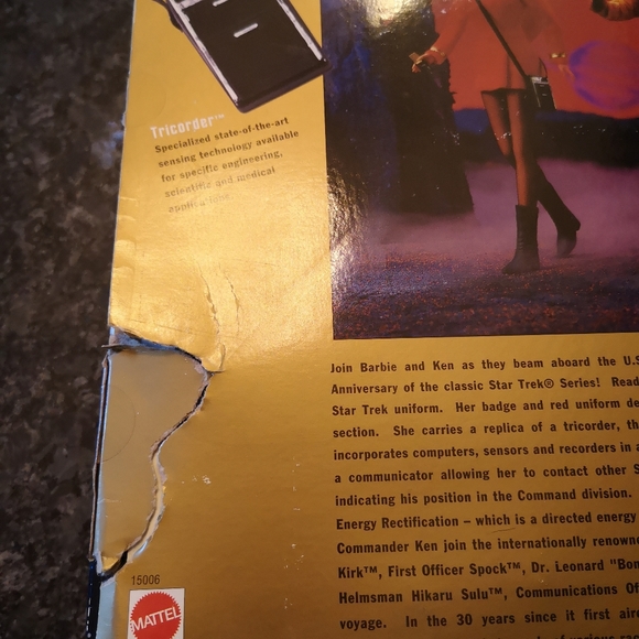 Star Trek Barbie and Ken giftset - Picture 8 of 8